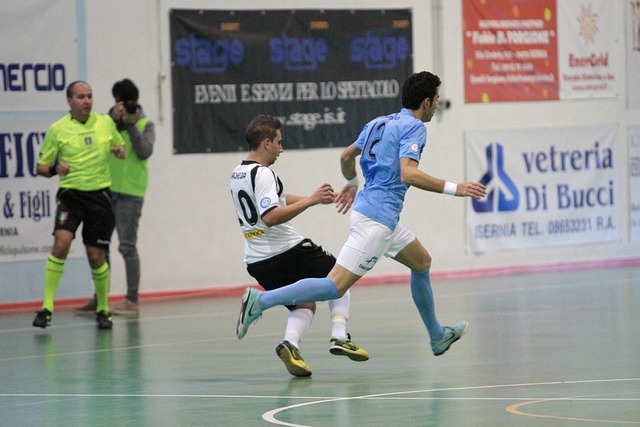 侠员工猛烈 侠员工猛烈